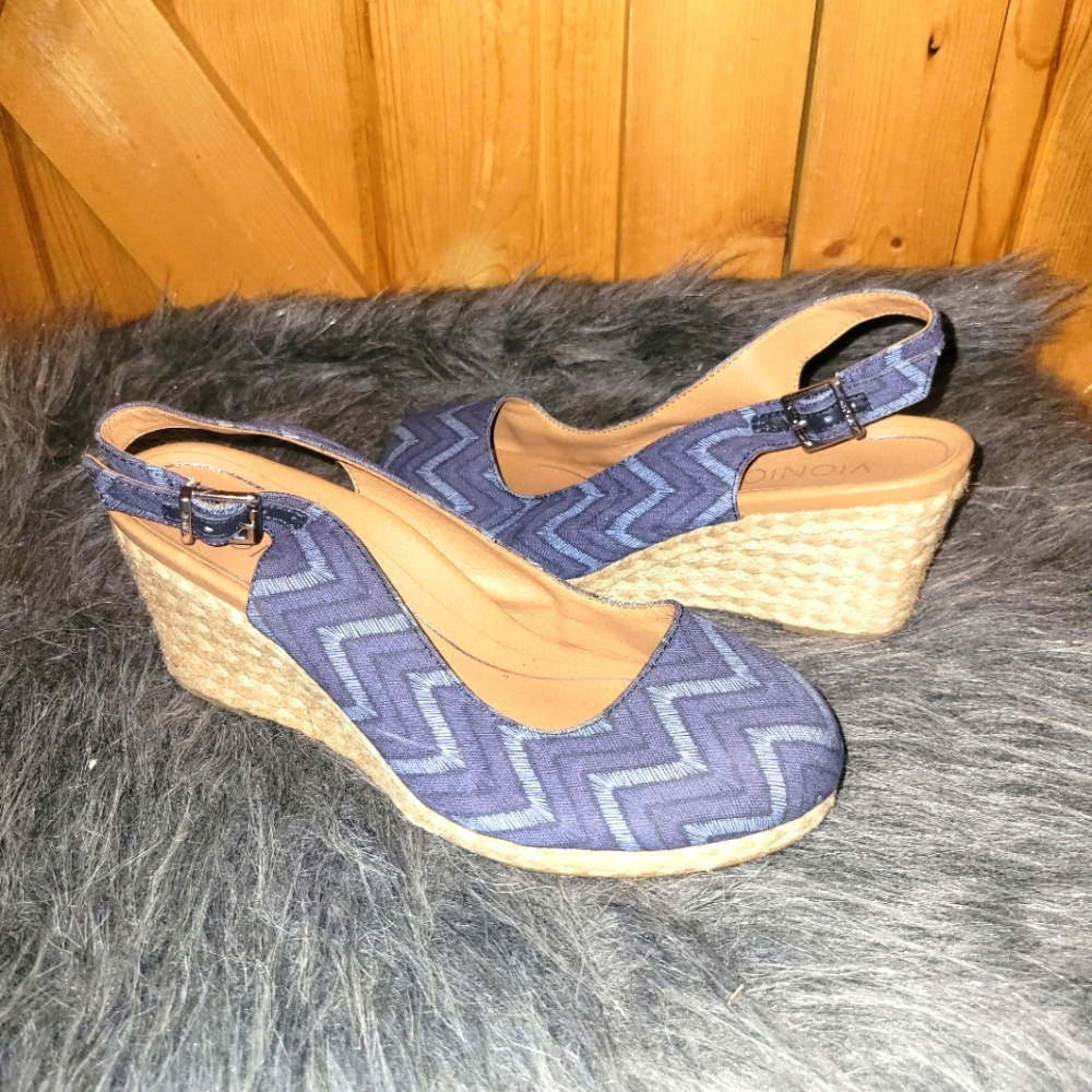 Vionic Espadrilles Coralina Slingback Closed Toe Wedges Chevron Women’s 7.5 Wide